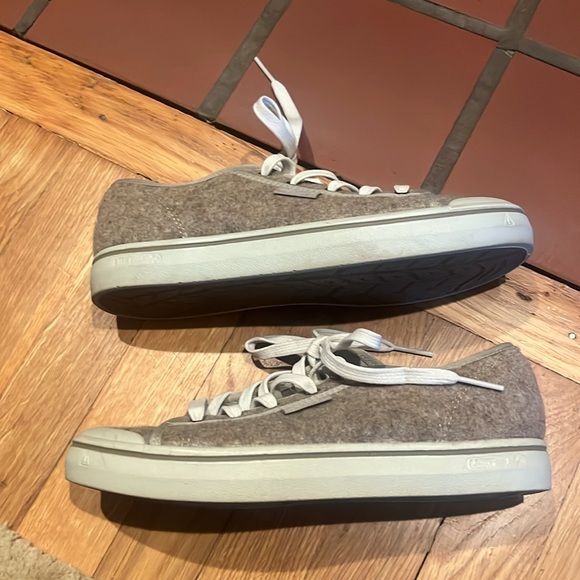 Women’s keens size 9 - Picture 4 of 7